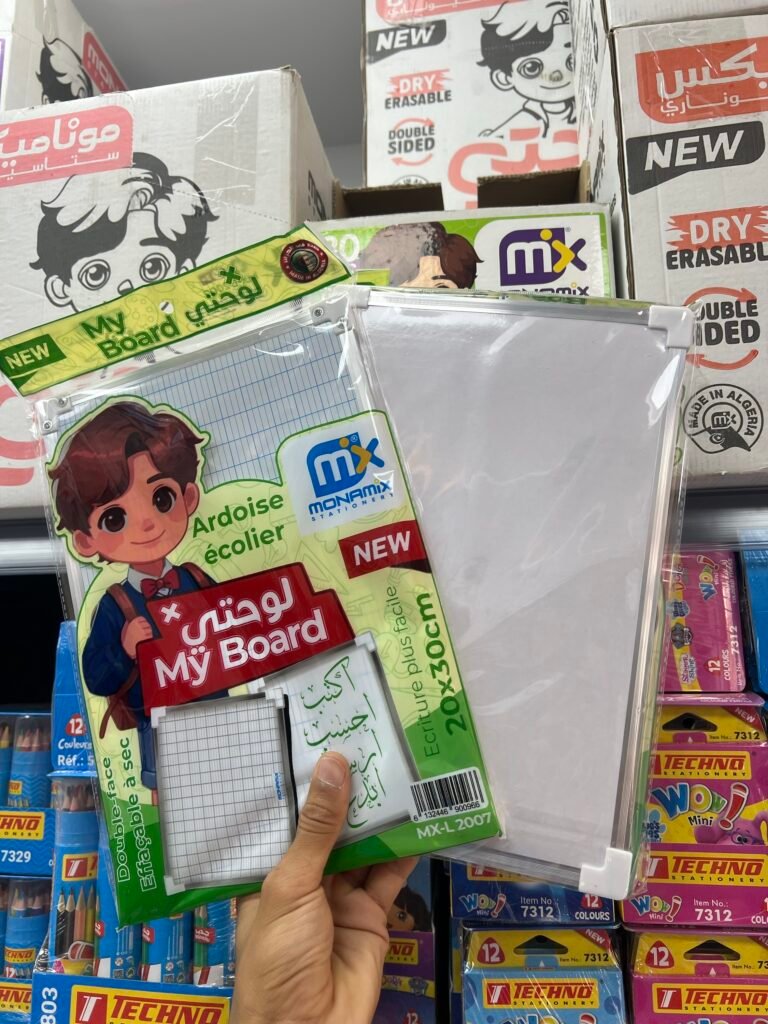 لوحة ألمنيوم ( مربعات و أبيض )
